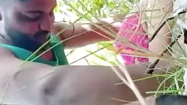Gorgeous Bengali village girl outdoor sex with her boyfriend