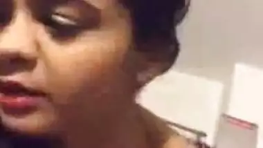 Desi nri girl nude selfie live video for friends