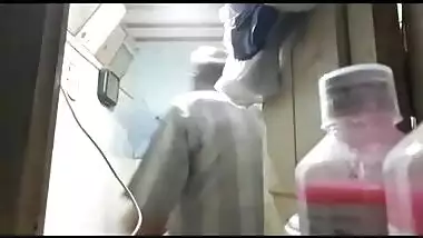 Desi teen comes to a XXX doctor who has sex with her in his office