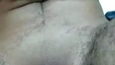 hairy thighs desi babe play with pussy