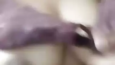 Desi Unhooking bra solo selfie