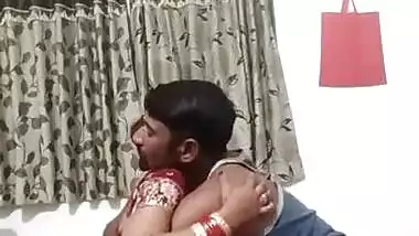 suhagraat bhabhi smooch boob press