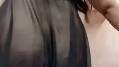 Tattooed cam girl nude pussy rubbing viral video call