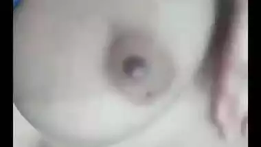 Cute bhabhi in affair with Facebook friend and nude call