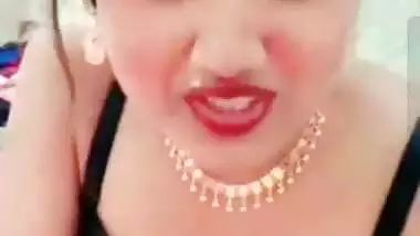 Cute bhabhi showing pussy on video call viral xxx