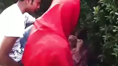 Couple Romance In Park - Movies. video3porn3