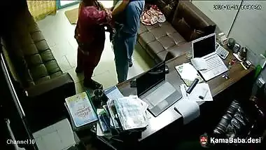 Muslim shop owner fucks his servant in Pakistani sex video